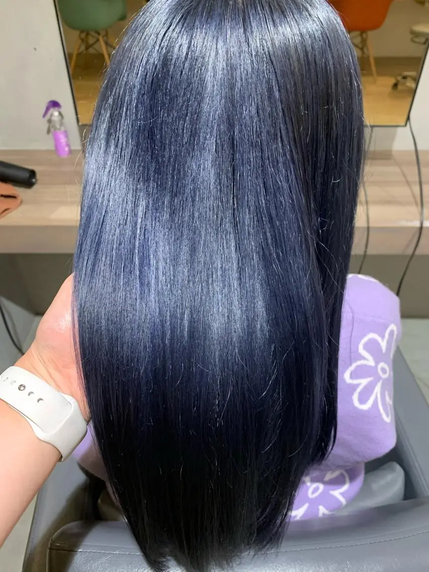 セミロング カラー ブルーカラー ネイビーカラー ヘアカラー 美髪・シールエクステ ホソタニリョウコのヘアスタイル