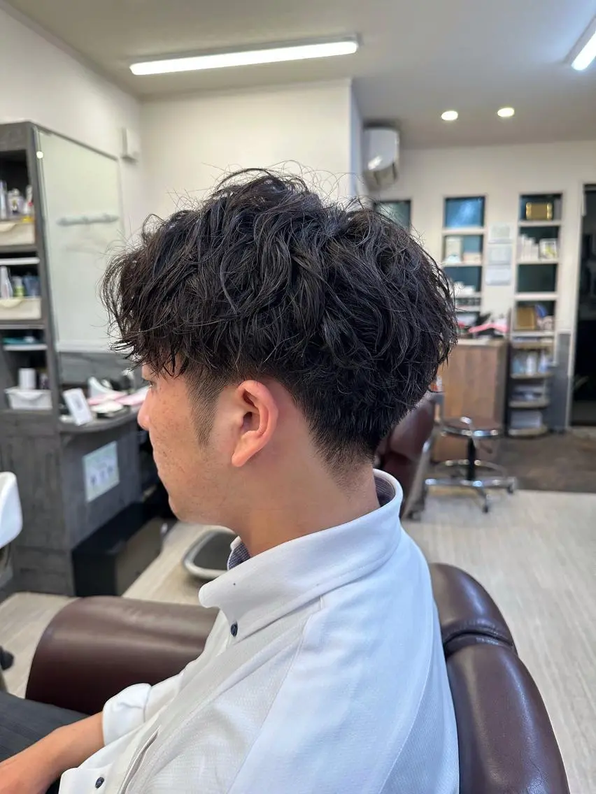 ショート パーマ メンズ 仲川 遼のヘアスタイル