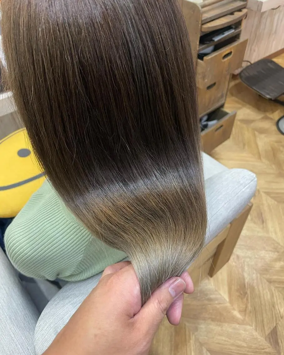 カラー パーマ ヘアアレンジ メンズ キッズ ネイル マツエク・マツパ メンズハイライト メンズインナーカラー アクアカラー ベージュカラー ハイライトカラー Saffyハリウッド トリートメント◎のヘアスタイル
