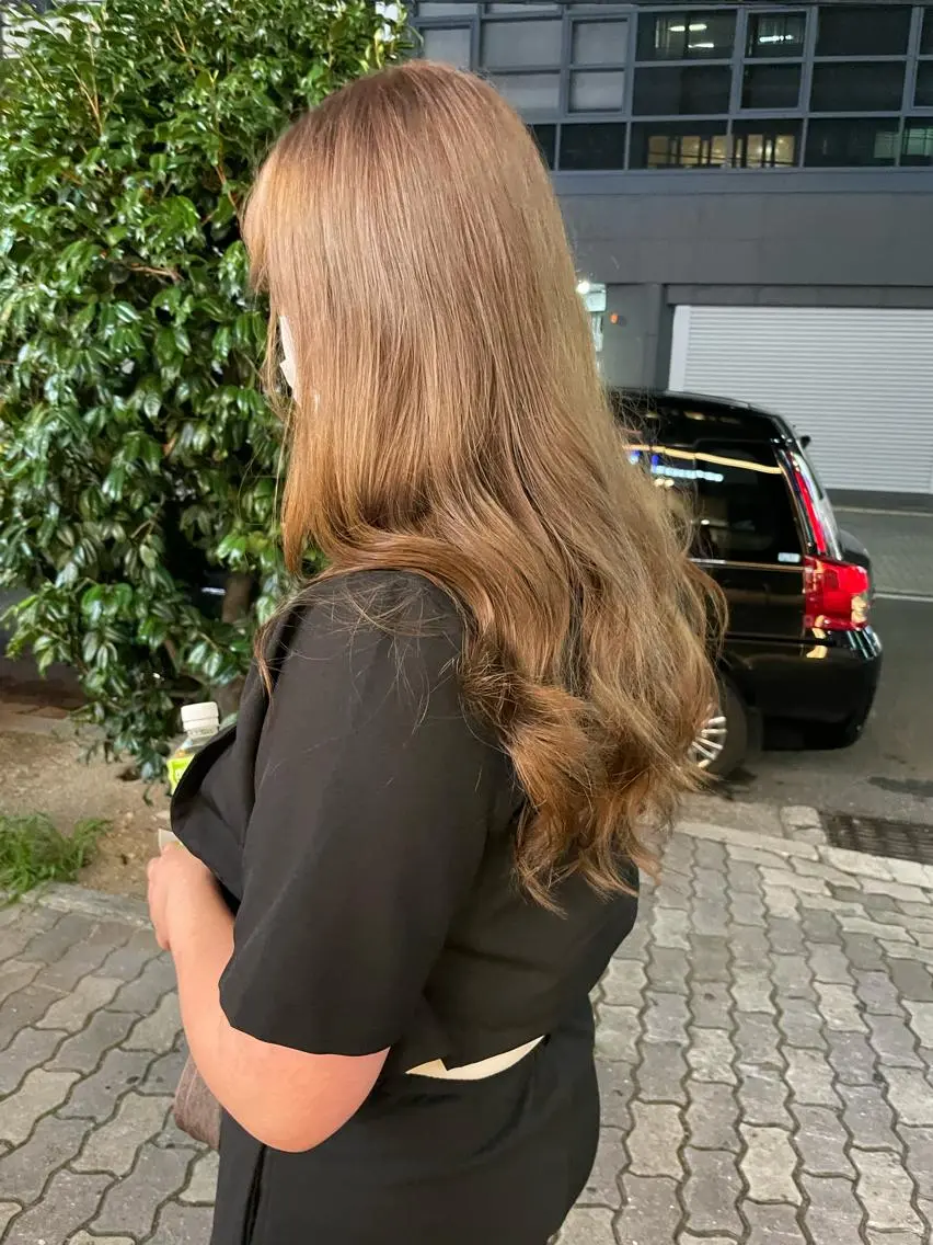 ロング カラー akane .のヘアスタイル