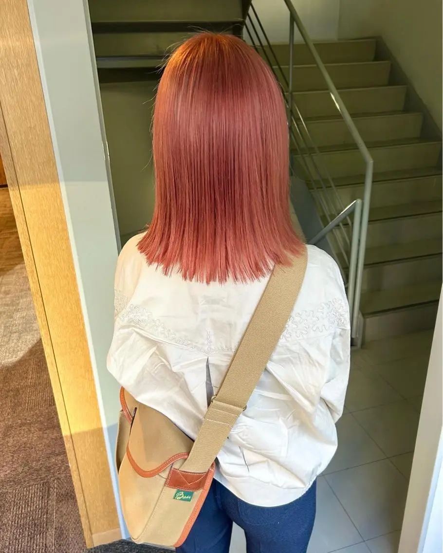 ミディアム カラー パーマ ヘアアレンジ デザインカラー/ボブ ブリーチカラー/ユリのヘアスタイル