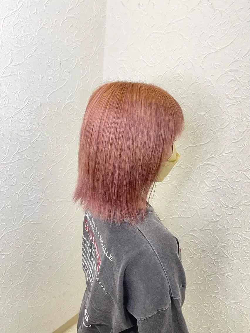 ミディアム カラー カット ヘアカラー トリートメント 六反 仁哉のヘアスタイル