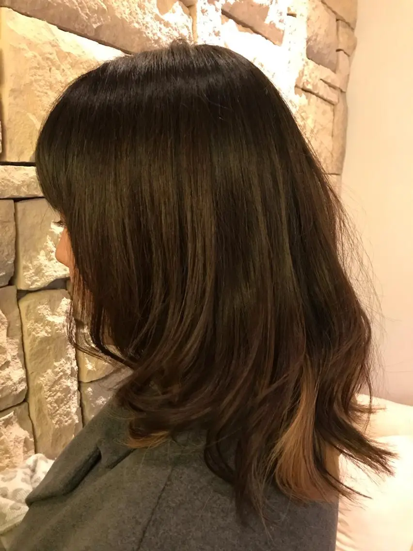 ミディアム パーマ ヘアアレンジ 縮毛矯正 ミディアム レイヤー 顔周り金山のヘアスタイル