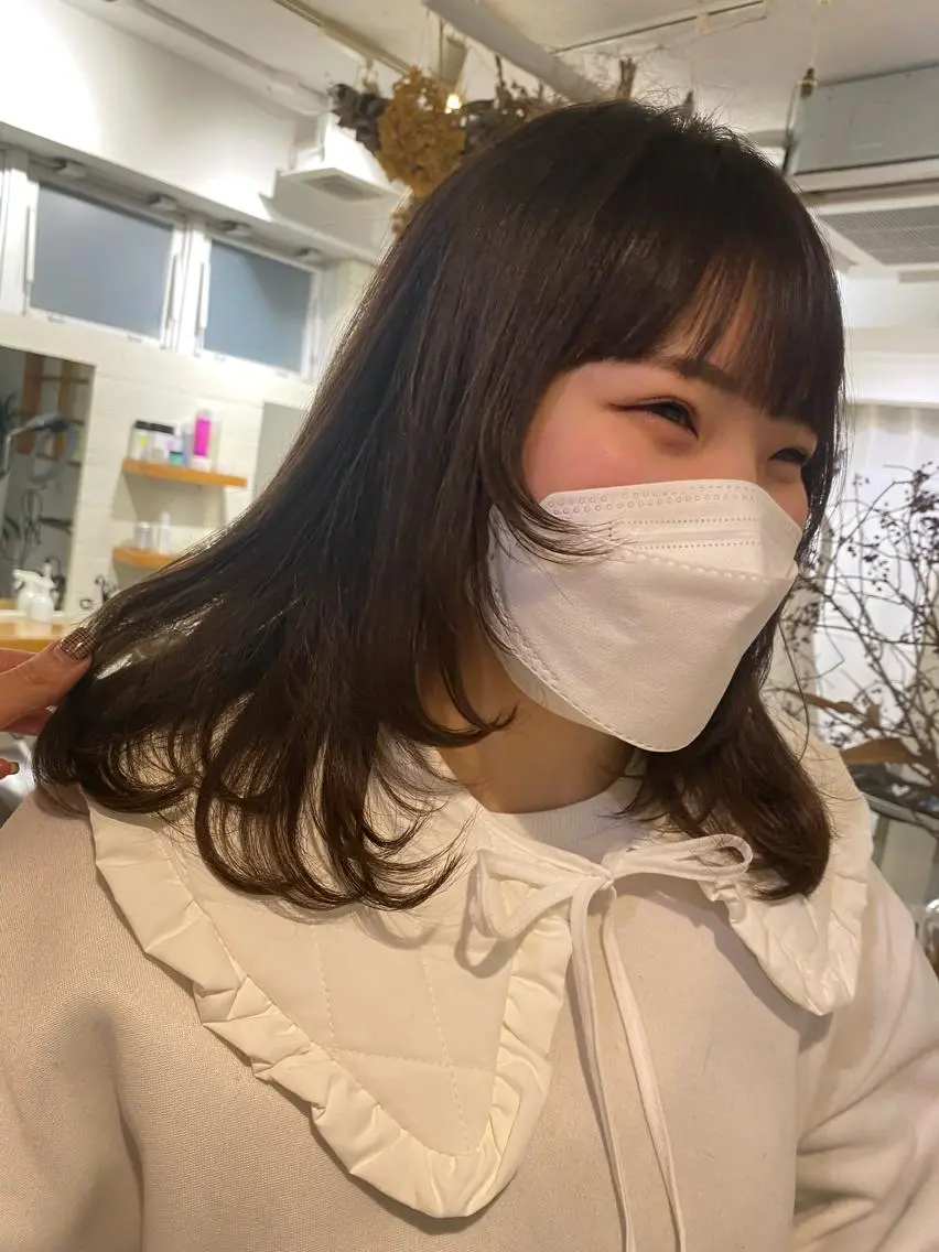 ミディアム カラー パーマ 顔周りカット レイヤー🌟艶カラー 🕊まやのヘアスタイル