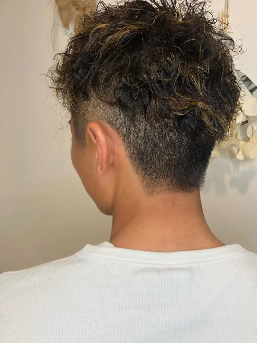 パーマ メンズ メンズパーマ メンズツイストパーマ ツイストパーマ カット パーマ トリートメント 松佐 ゆかりのヘアスタイル