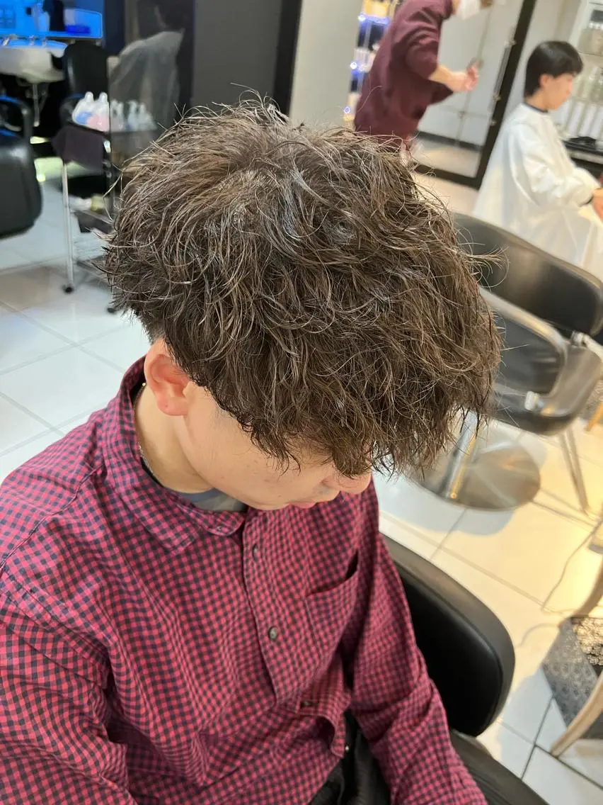 パーマ メンズ センターパート フェードカット カルマパーマ マッシュ メンズパーマ パーマ特化美容師 茂木広幸のヘアスタイル