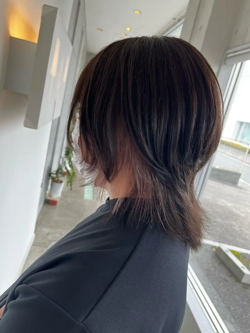 ミディアム ウルフカット おせ ちさとのヘアスタイル
