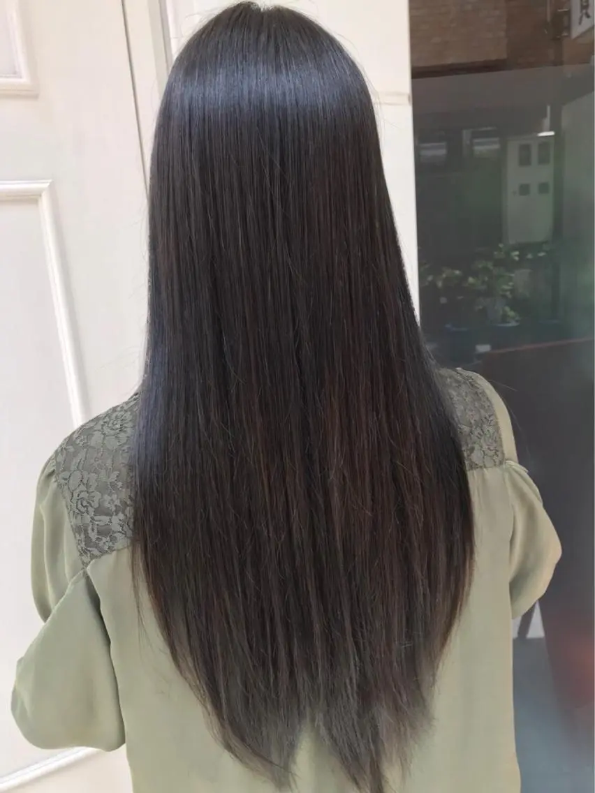 ロング カラー グレージュ カーキグレージュ Blanco Color&Careのヘアスタイル