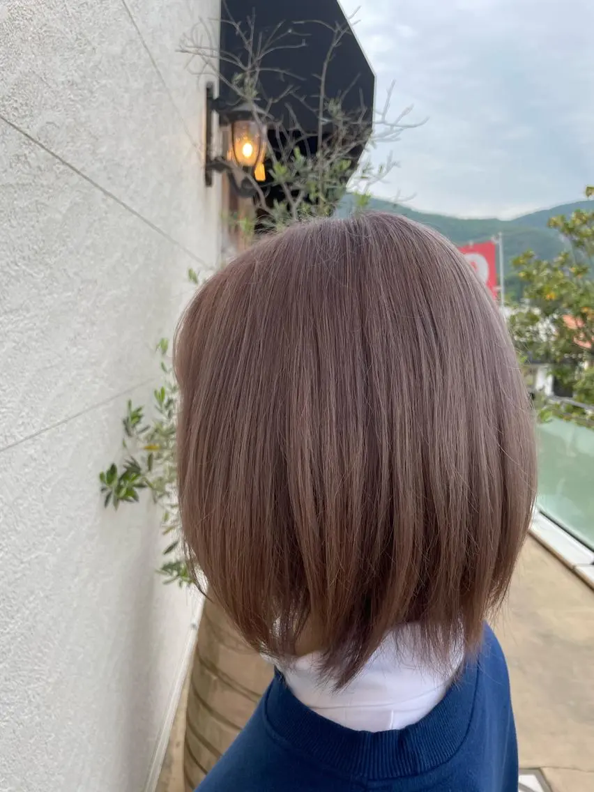 ミディアム カラー ベージュカラー ミルクティーベージュ ヘアカラー トリートメント 鵜飼 真伍のヘアスタイル