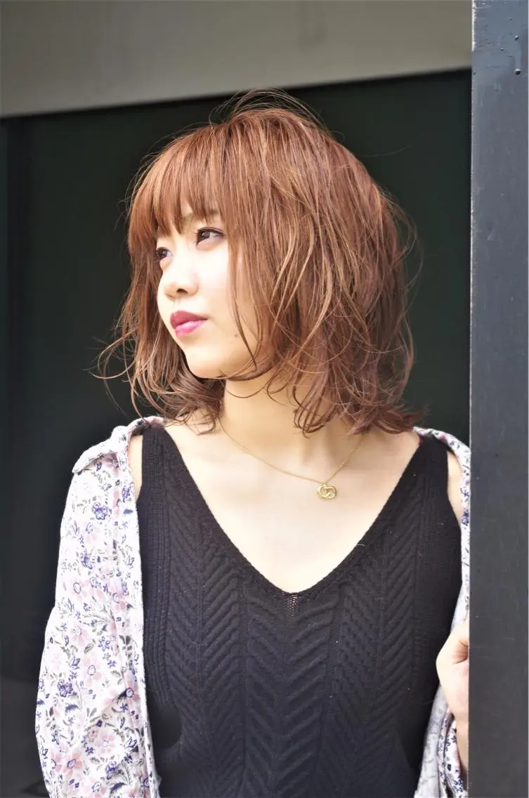 ミディアム ハイライト HIRO .のヘアスタイル