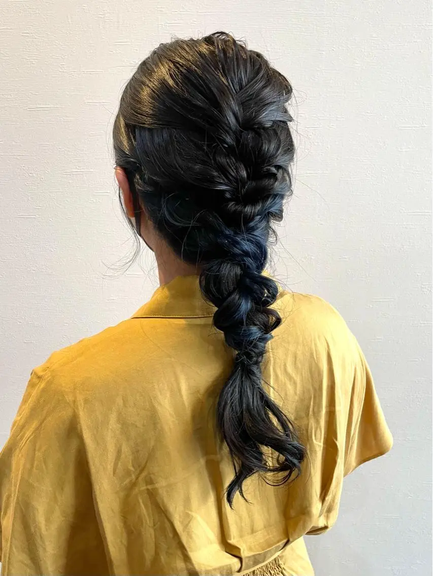 セミロング カラー ヘアアレンジ ヘアセット 𝘒𝘺𝘰𝘬𝘢 🌿のヘアスタイル