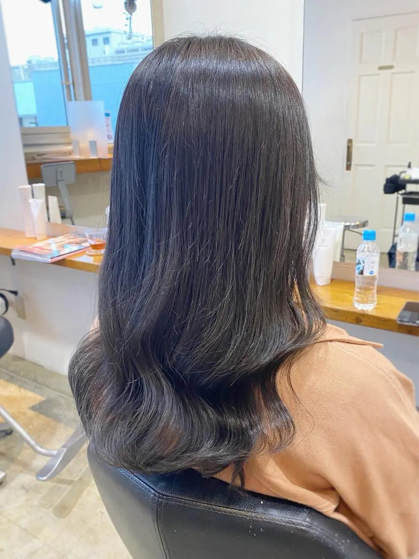 セミロング カラー ブルーカラー ハイライトカラー ハイライト カット ヘアカラー トリートメント RIKA韓国ヘア/く びれヘア/上品カラーのヘアスタイル