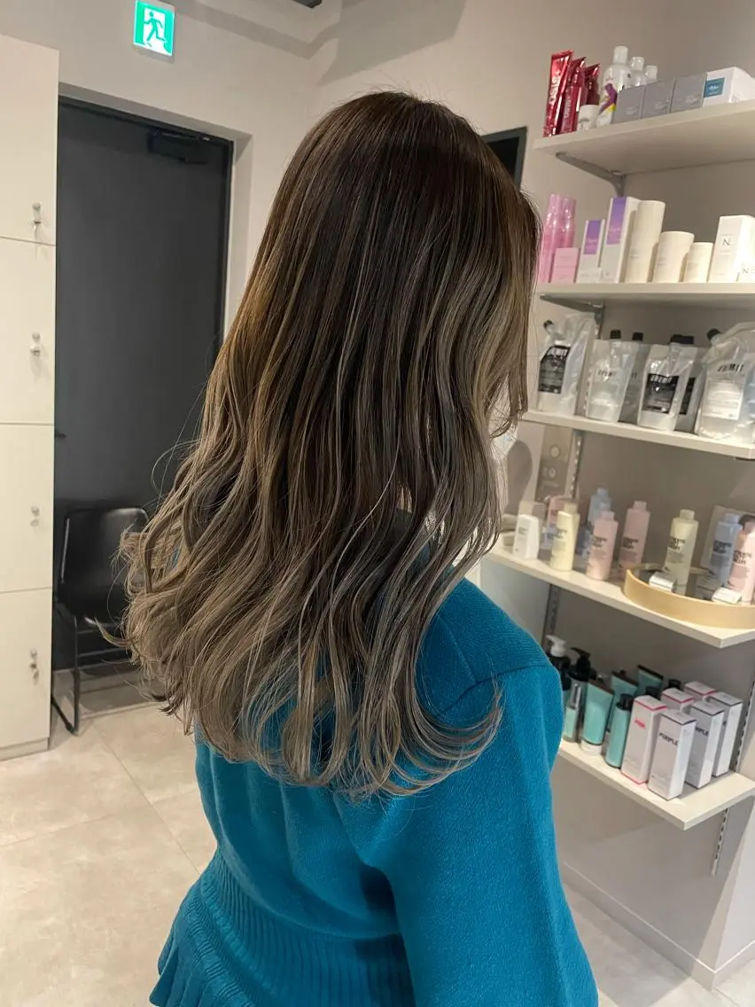 セミロング カラー ブリーチ👩‍🦳/ ‪✂︎MANAMIのヘアスタイル