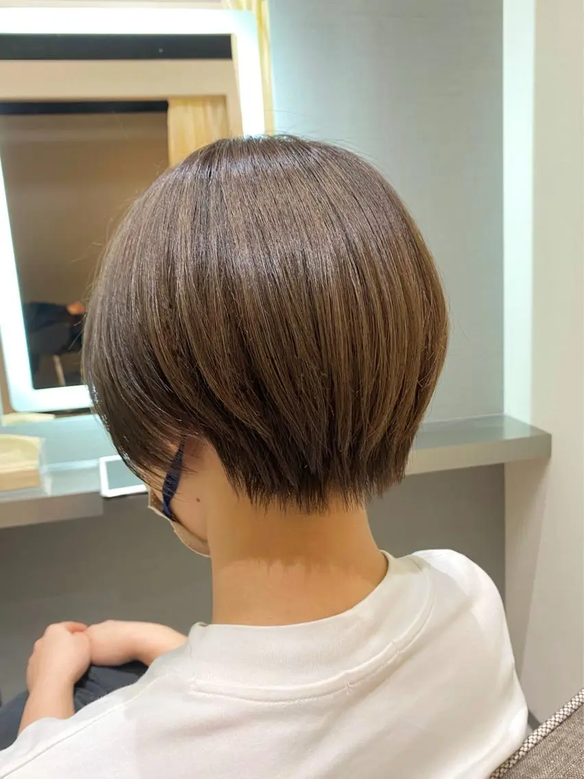 ショート カラー アイブロウ ショート 縮毛矯正 レイヤー🌿FUKUのヘアスタイル