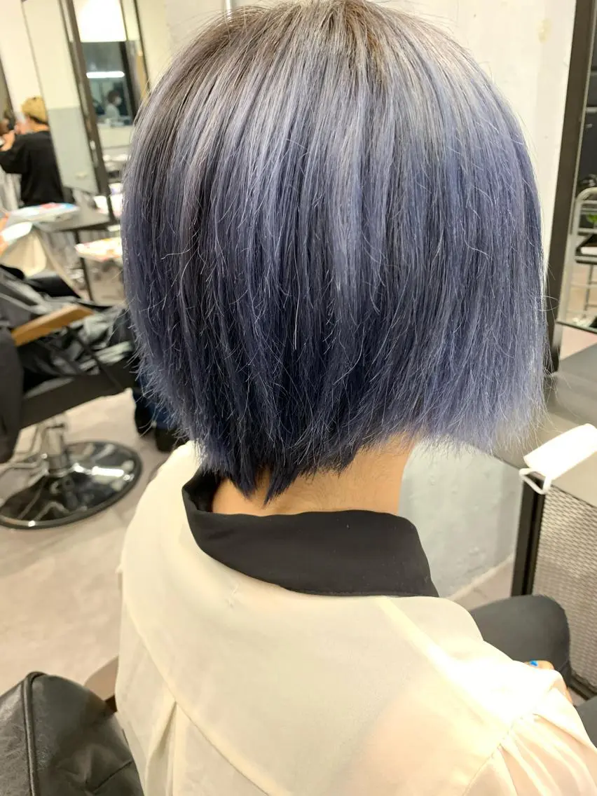 ショート カラー ブリーチ ブルーカラー ネイビーカラー シルバー ヘアカラー トリートメント 🌻【ショート特化 美容師】いつき🌻のヘアスタイル
