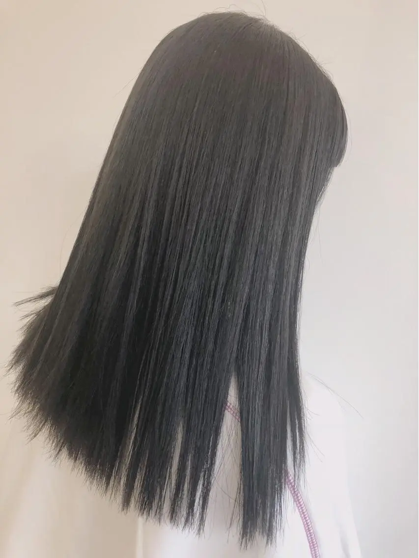 ロング アッシュ アッシュグレー Rina のヘアスタイル