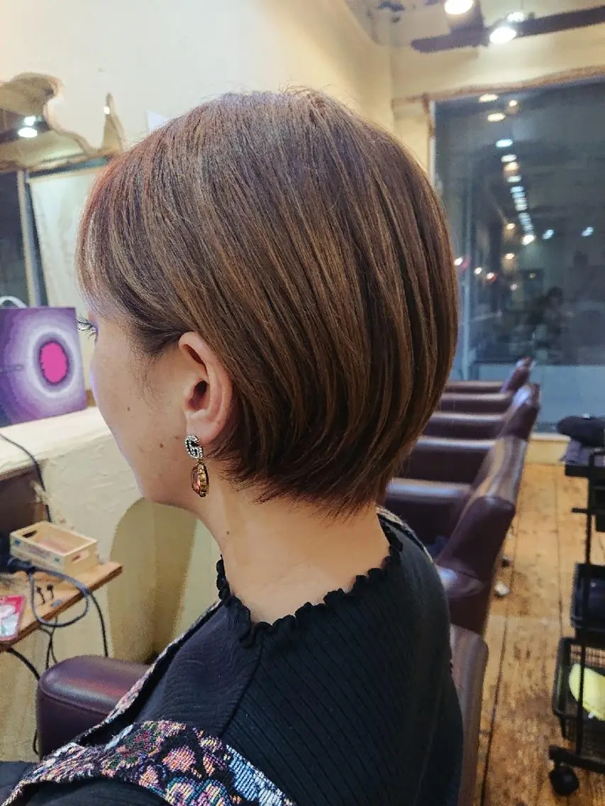 ショート カラー ハイライトカラー くびれヘア ハイライト ショートヘア 「sumi」 AMIのヘアスタイル