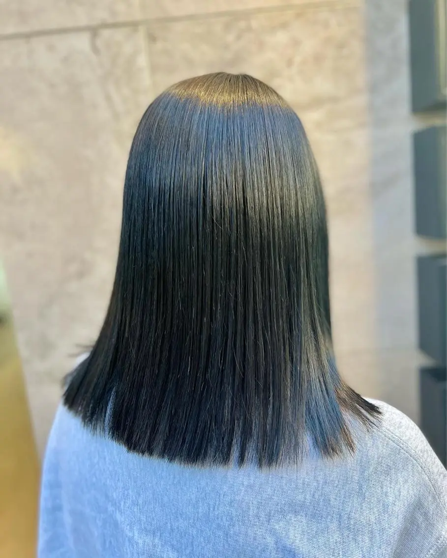 セミロング カラー 黒髪 ブルーカラー ブルーブラック ブルージュ 縮毛矯正 縮毛矯正　野口 恵のヘアスタイル