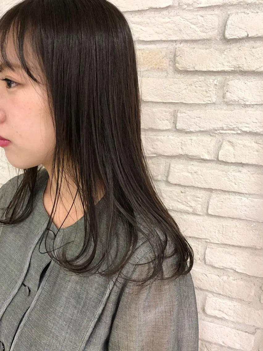 ミディアム カラー ダークグレー HAUS 片山みほのヘアスタイル