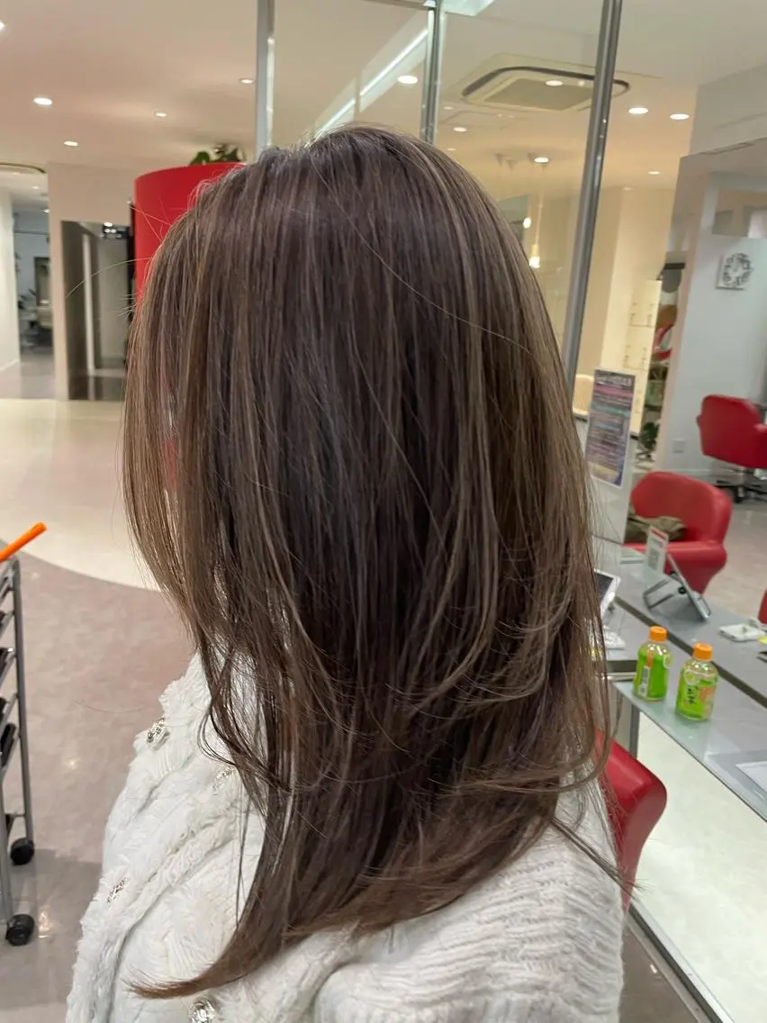 ロング カラー ハイライトカラー ハイライト Merlyosaka 早川未来のヘアスタイル