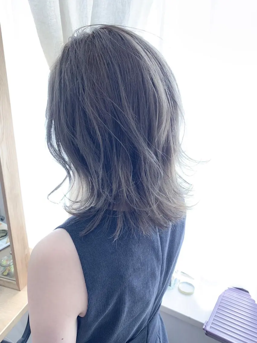 ミディアム カラー ベージュカラー ブリーチ ショコラベージュ 透明感カラー ハイライトカラー カット ヘアカラー BOX mico.のヘアスタイル