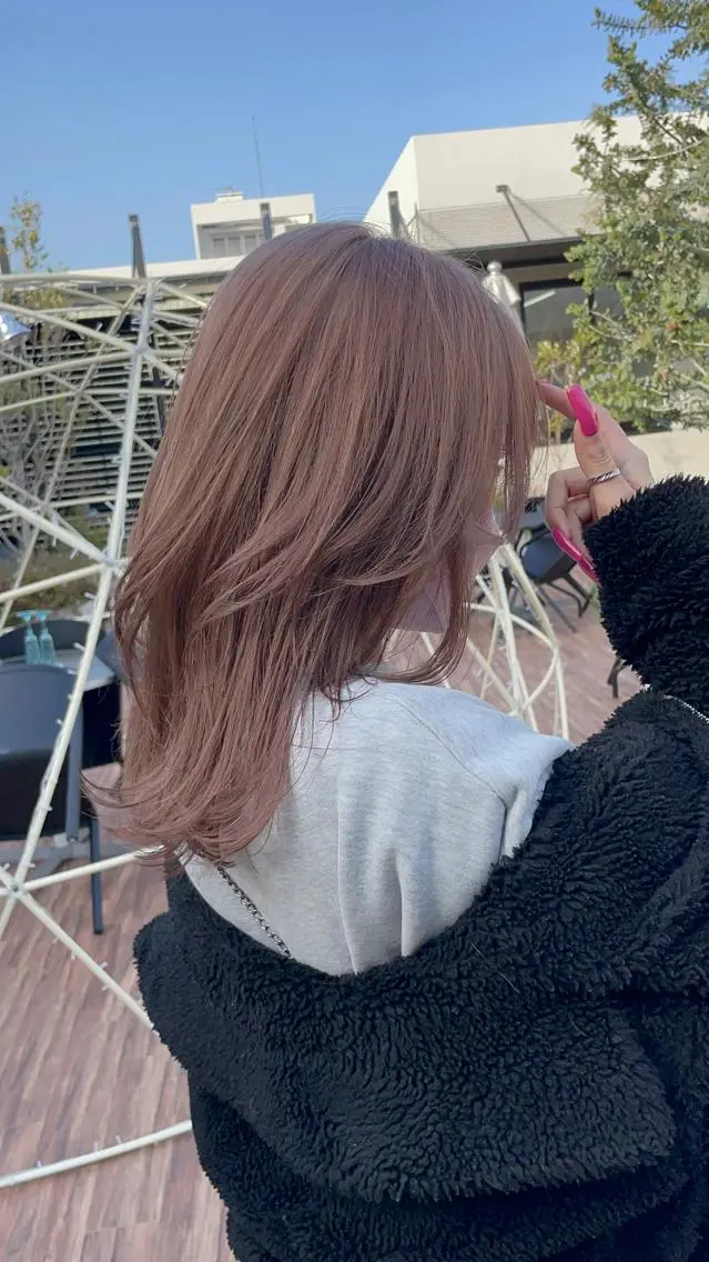 セミロング カラー ベージュカラー ブリーチ ブラウンカラー ブラウンベージュ ケアブリーチ クドウレイ fifth神南のヘアスタイル
