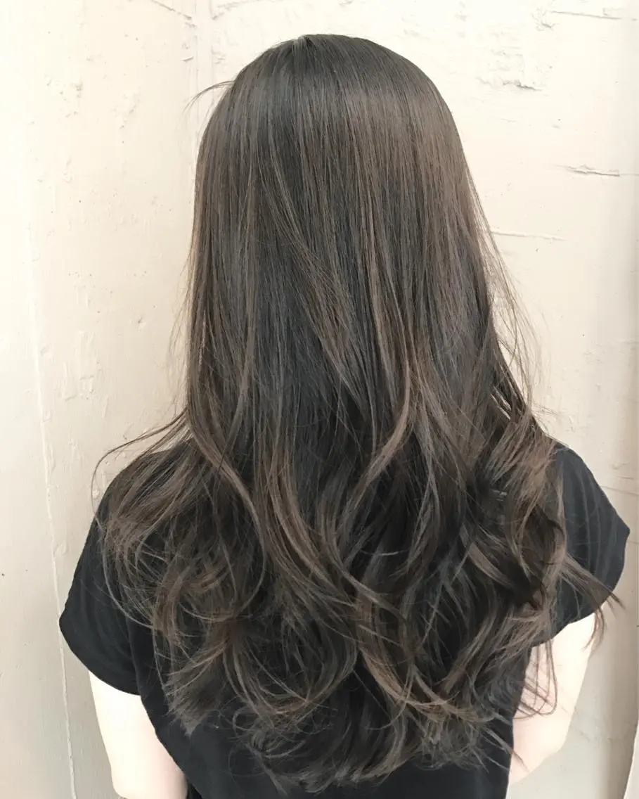 ロング アッシュ アッシュグレー アッシュグレージュ 縮毛矯正 髪質改善寺坂雄飛💐のヘアスタイル
