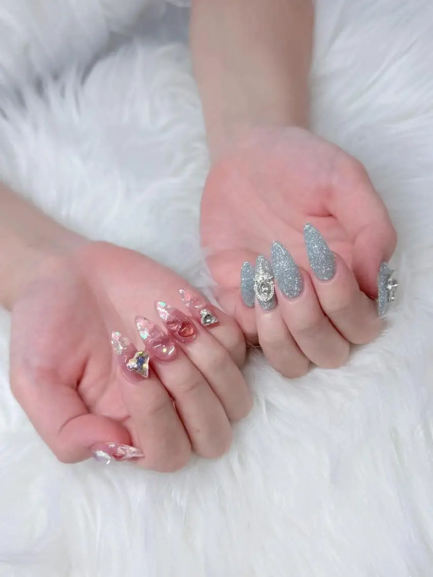 ネイル アートネイル オーロラネイル フレンチネイル ジェルネイル ガラスフレンチ JISOO ANA.CHUOのネイルデザイン