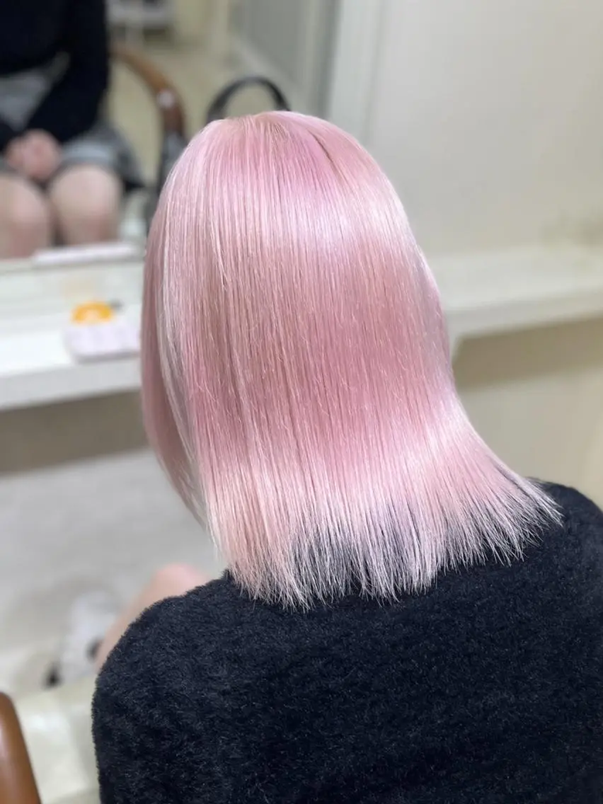 ミディアム カラー カット ヘアカラー トリートメント 🤍爆モテハイトーン 🤍ブリーチ特化🤍のヘアスタイル