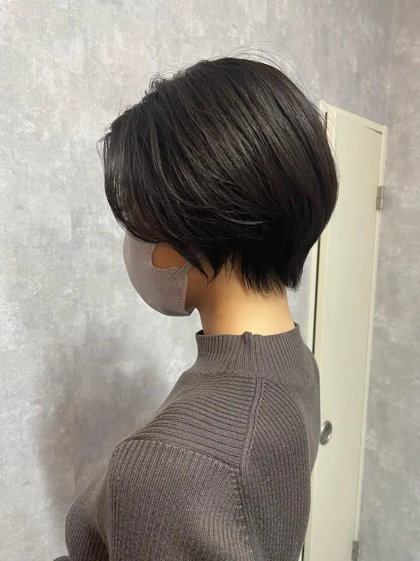 ショート 切りっぱなしボブ ショートボブ ハンサムショート 丸みショート アッシュ モテ髪/ボブ/ショー ト/アダチフウトのヘアスタイル