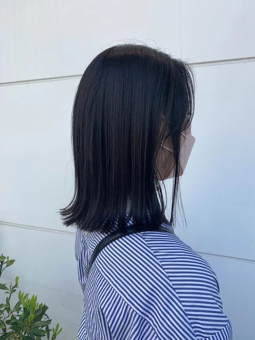ミディアム カラー ネイビーカラー カット ヘアカラー トリートメント カトウ ユウカのヘアスタイル