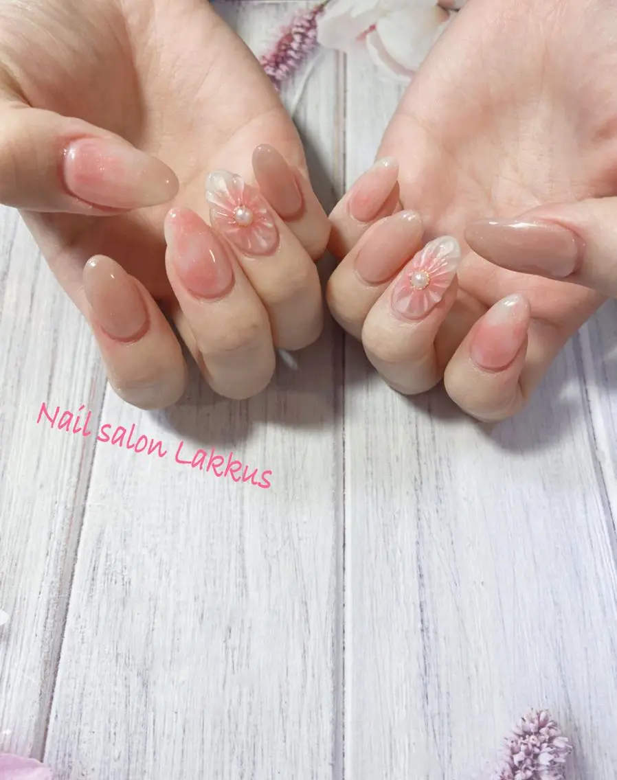 ネイル フラワーネイル ぷっくりネイル Lakkus T－CHIのネイルデザイン