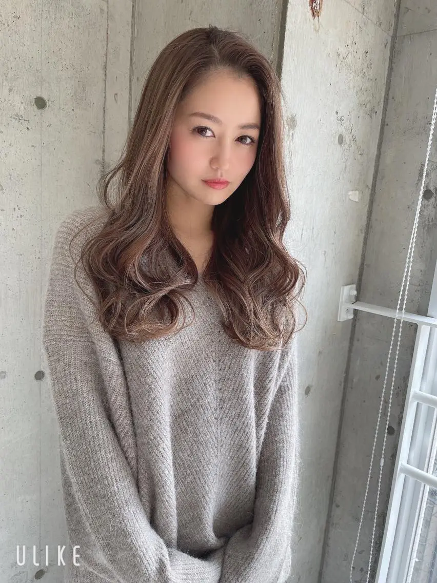 ロング 栗原 瑠世のヘアスタイル