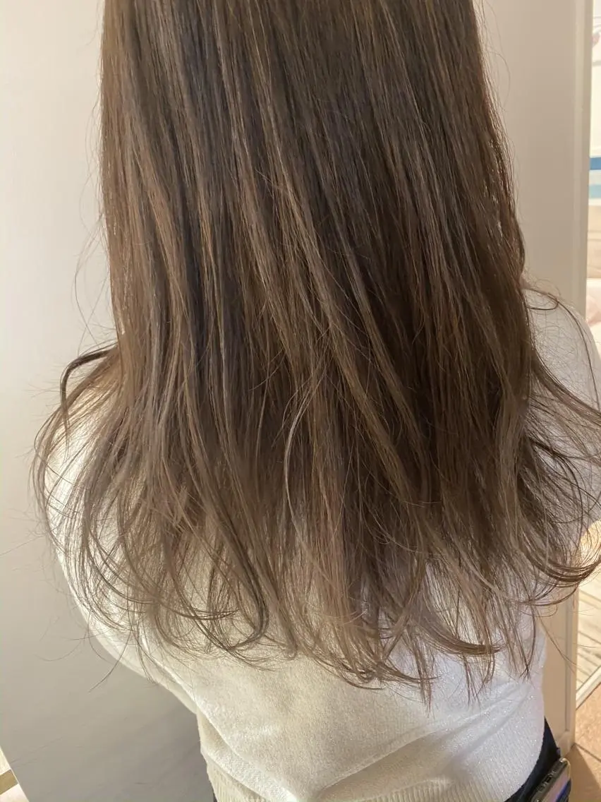 ロング カラー ベージュカラー ハイライトカラー ハイライト 韓国hair ·͜· watanabeのヘアスタイル