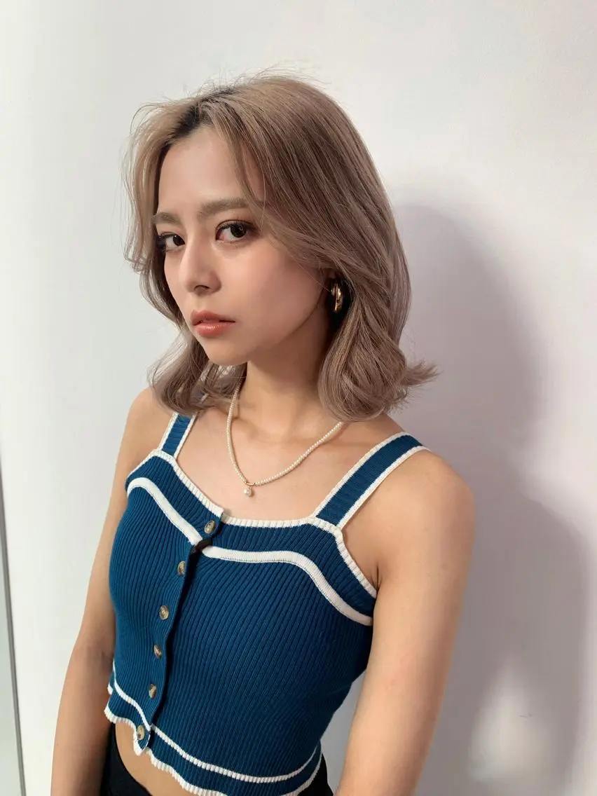 ミディアム カット トリートメント 韓国ヘア♡ 顔まわりカットayaのヘアスタイル