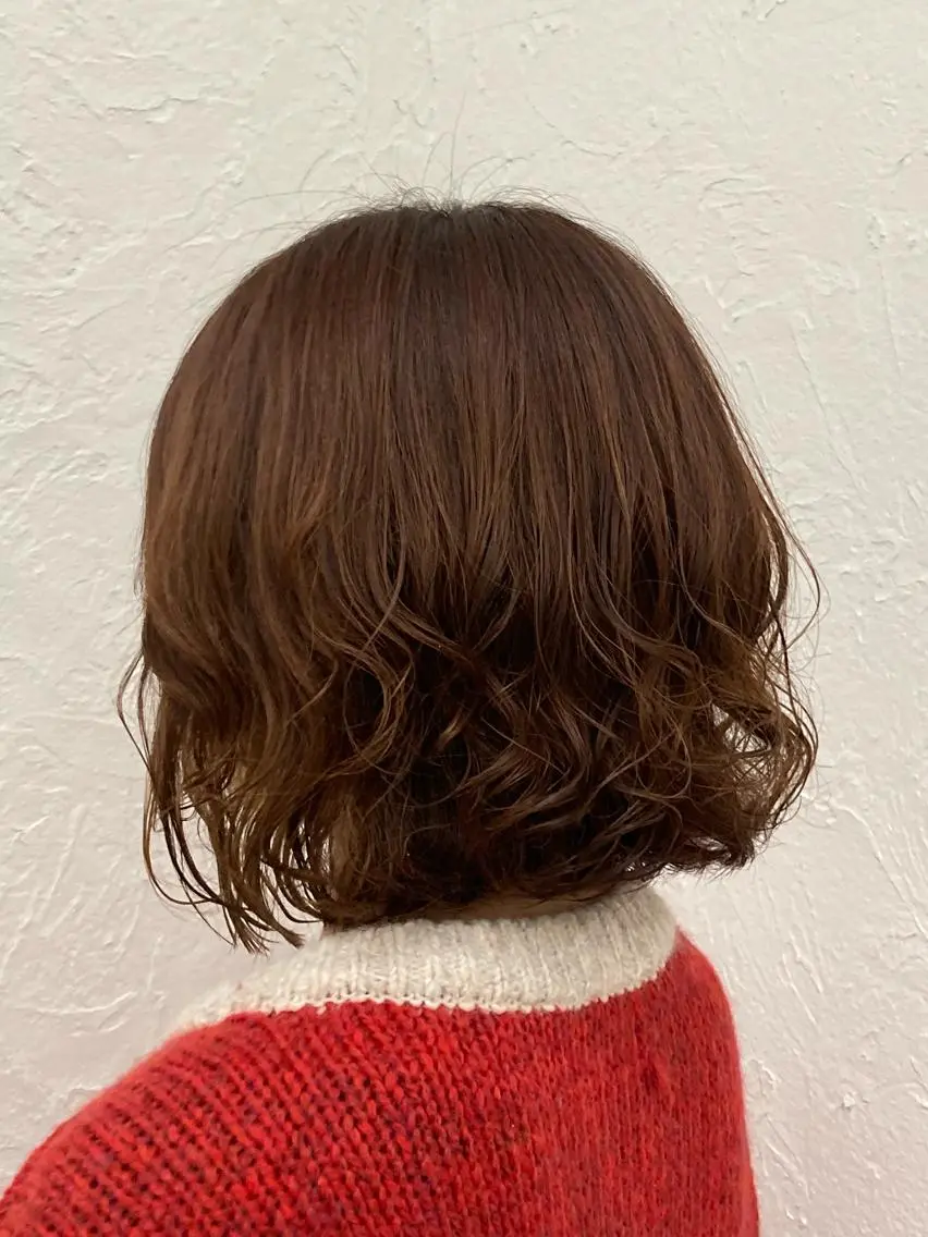 ショート カラー パーマ デザインカラー✨ 日高桃佳のヘアスタイル