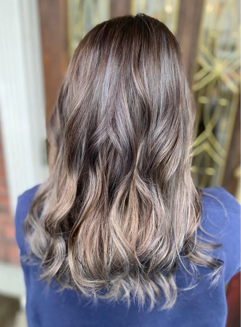 ロング カラー 山西 真琴のヘアスタイル