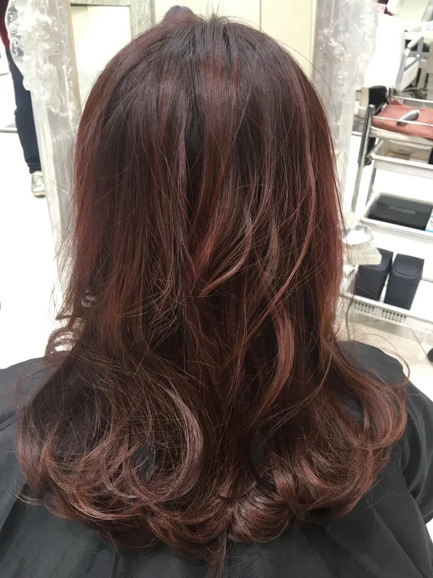 セミロング カラー 似合う髪型が 分からない方へのヘアスタイル