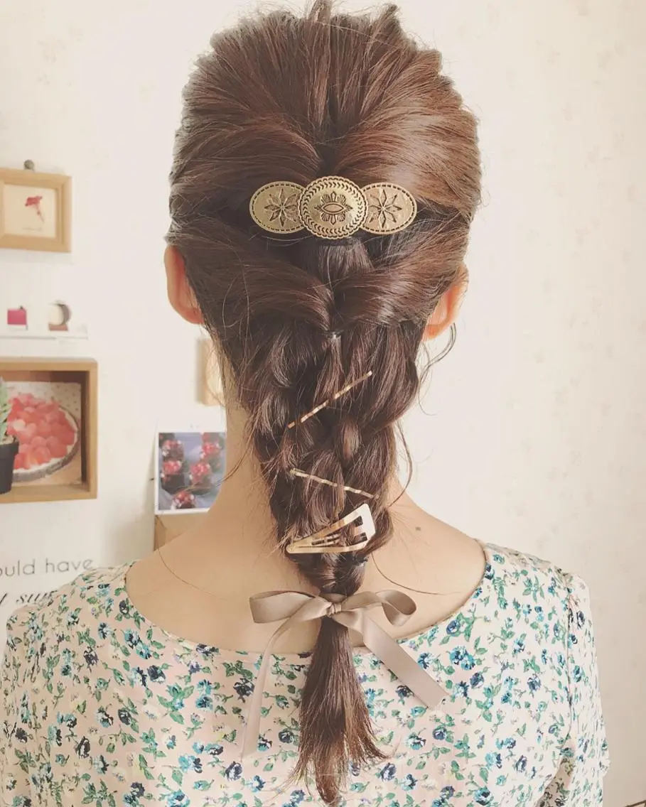 ヘアアレンジ 暖色カラー🍊 ボブ🌿顔周りcutのヘアスタイル
