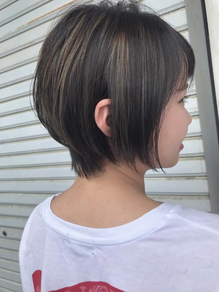 ショート カラー ハイライトカラー ハイライト ショートヘア レイヤーカット匠 イソザキノリユキのヘアスタイル