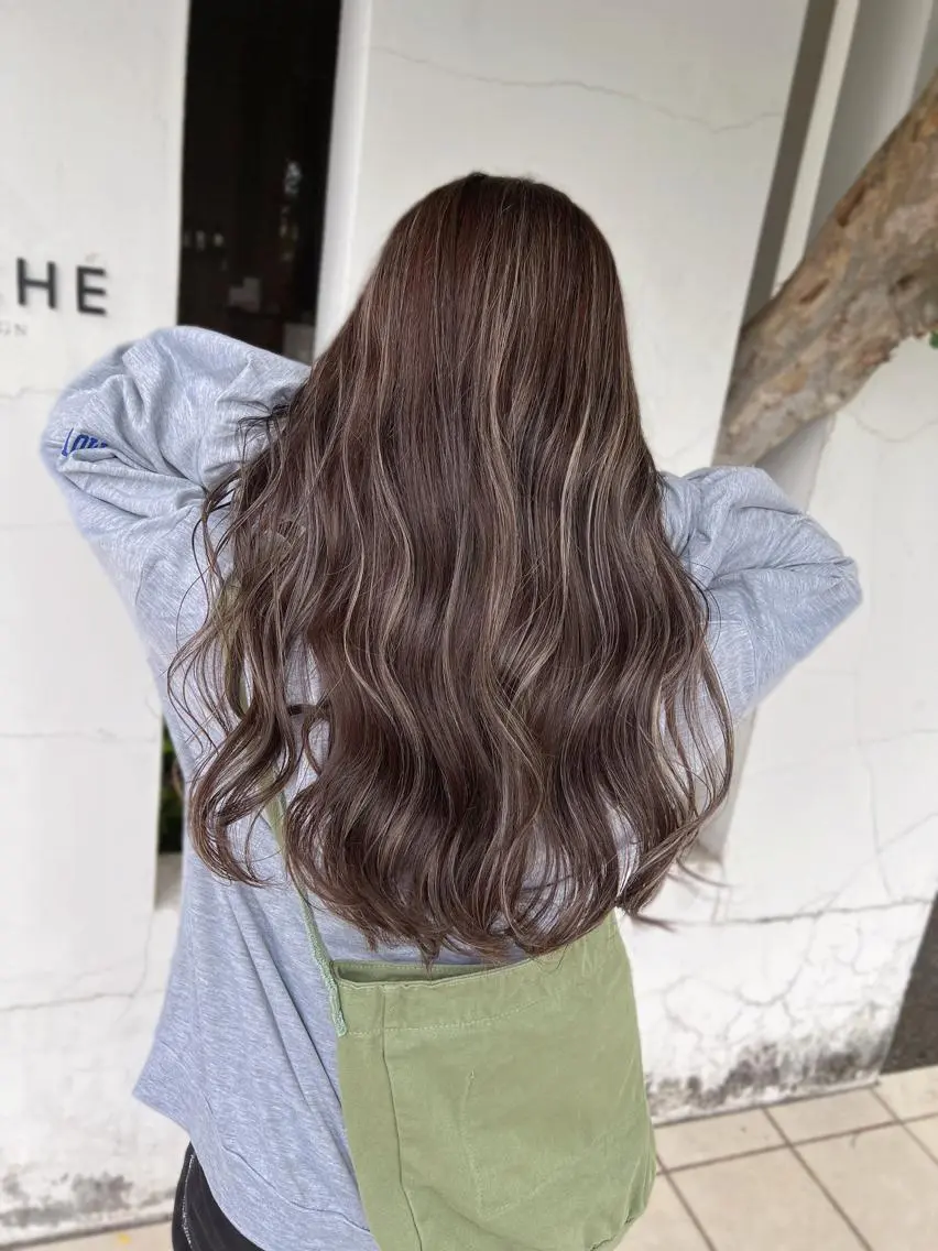 セミロング ハイライト ヘアカラー トリートメント 具志 正太のヘアスタイル