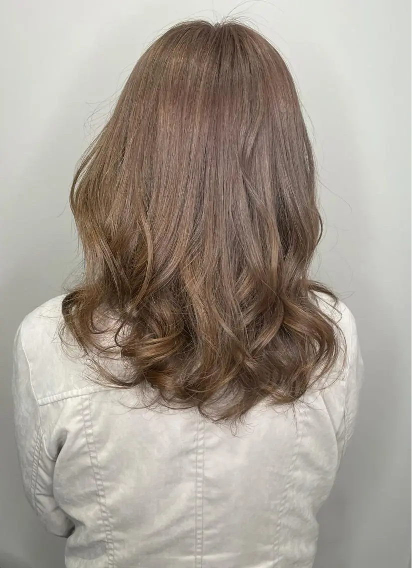 ミディアム カラー カット ヘアカラー トリートメント レイヤー×髪質改善 ×透明感/杉田 圭のヘアスタイル