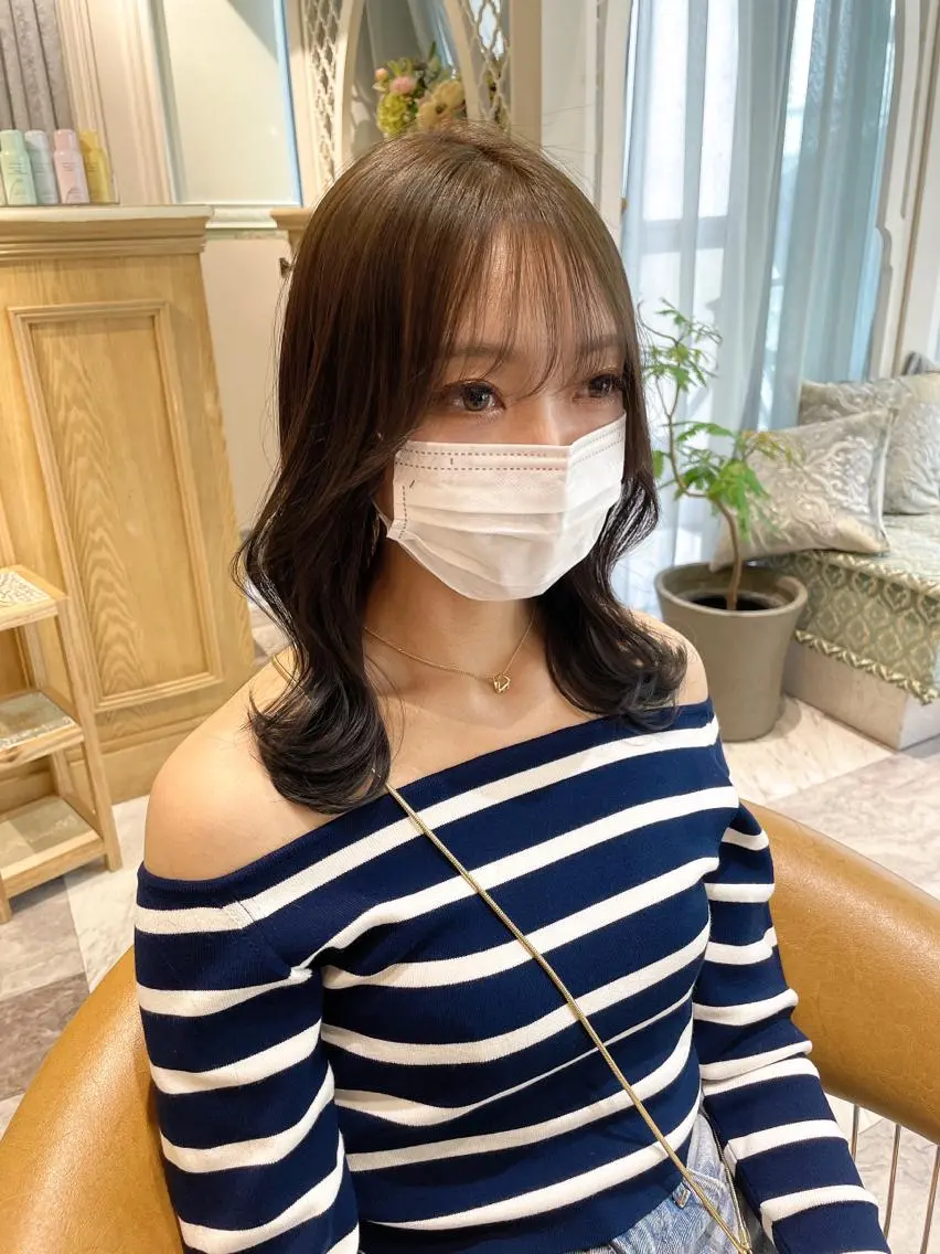 セミロング カラー ベージュカラー 黒髪 ブリーチ ブルーカラー ブルーブラック カット トリートメント 木屋元一/透明感 /前髪/レイヤーのヘアスタイル