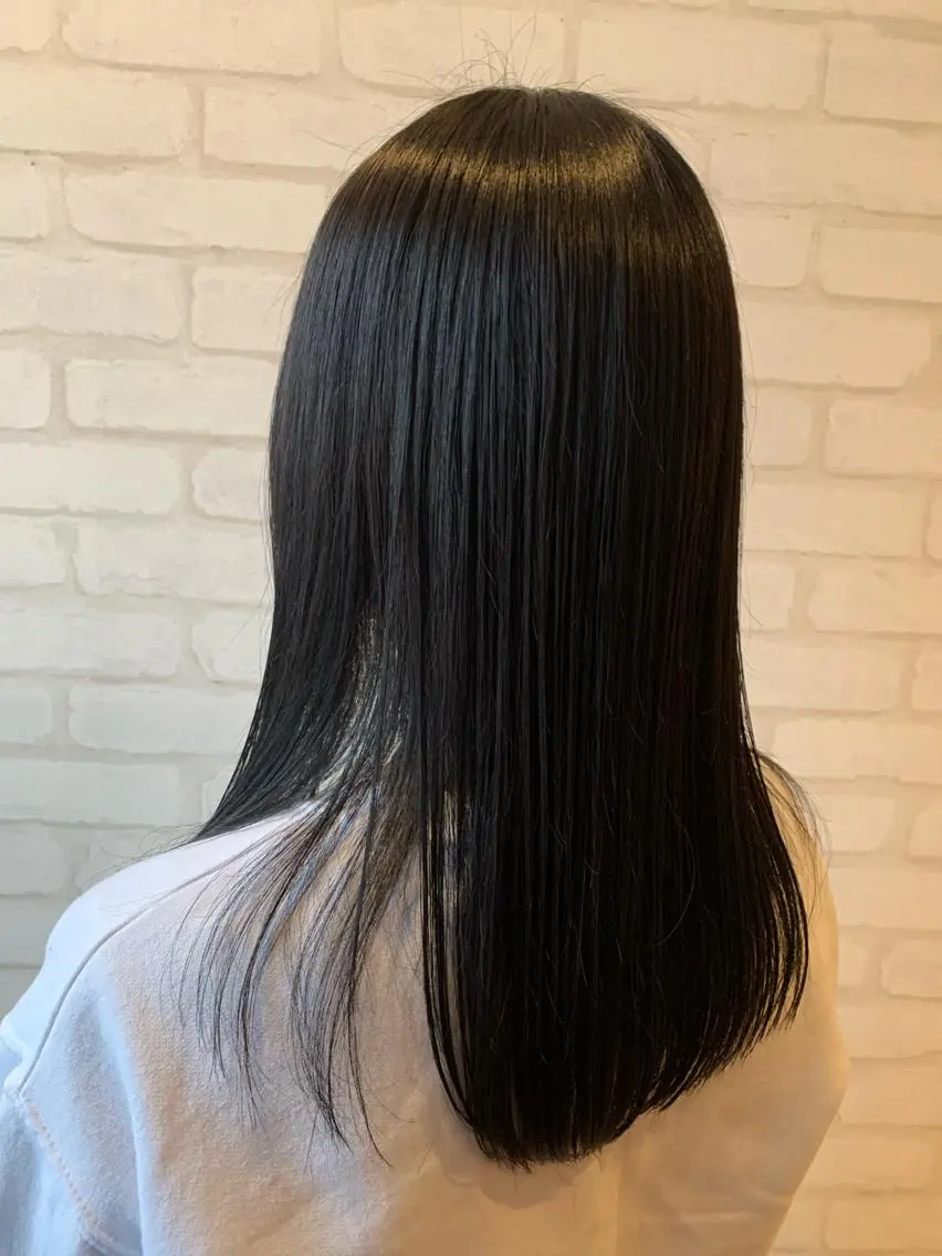 ロング 秋葉 万柚子のヘアスタイル