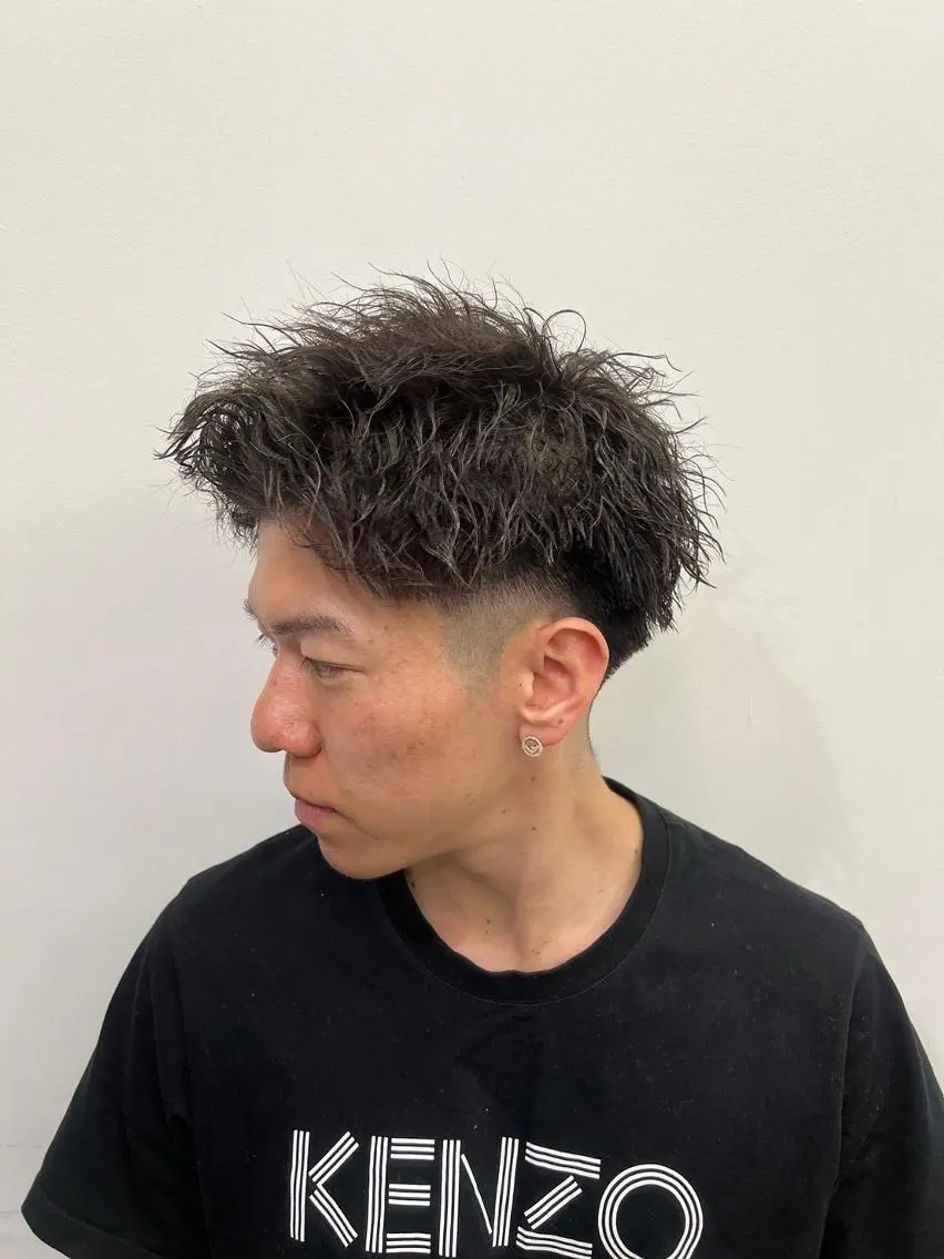ショート ハイトーンカラー が絶対可愛い✨泰聖✨のヘアスタイル