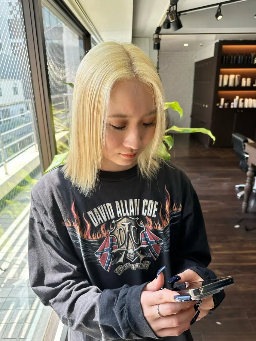 ミディアム カラー アディクシーカラー ブリーチ ケアブリーチ デザインカラー ハイトーンカラー ワンホンヘア/ レイヤー/Kaitoのヘアスタイル