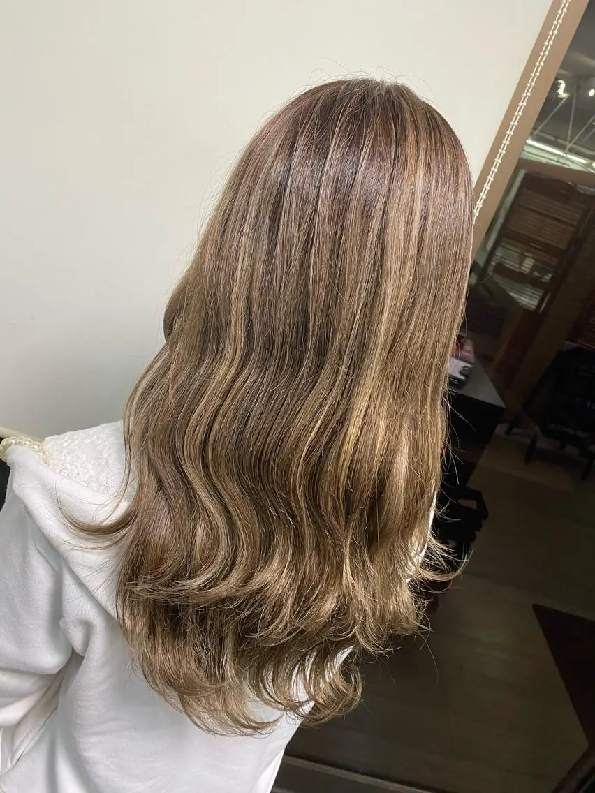 セミロング カラー ブリーチカラー🫧 森　凪沙のヘアスタイル