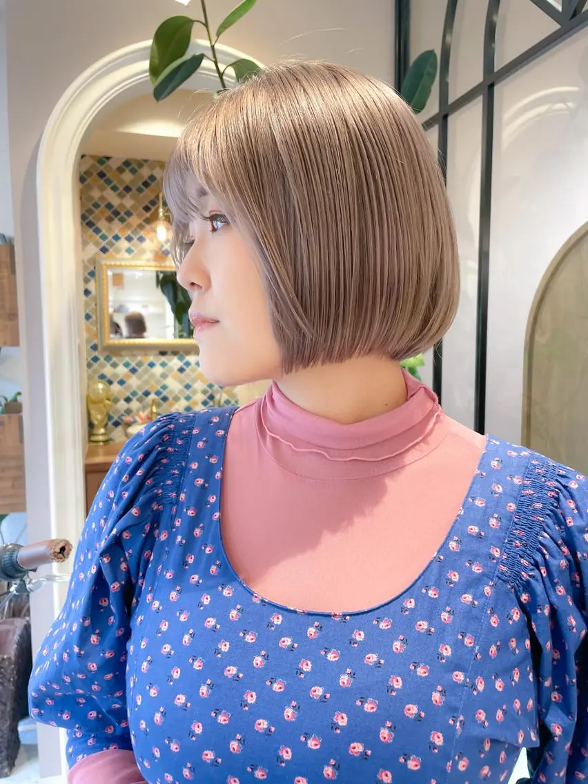 ショート カラー レイヤー🇰🇷小顔 見せ顔周り💕トモミのヘアスタイル