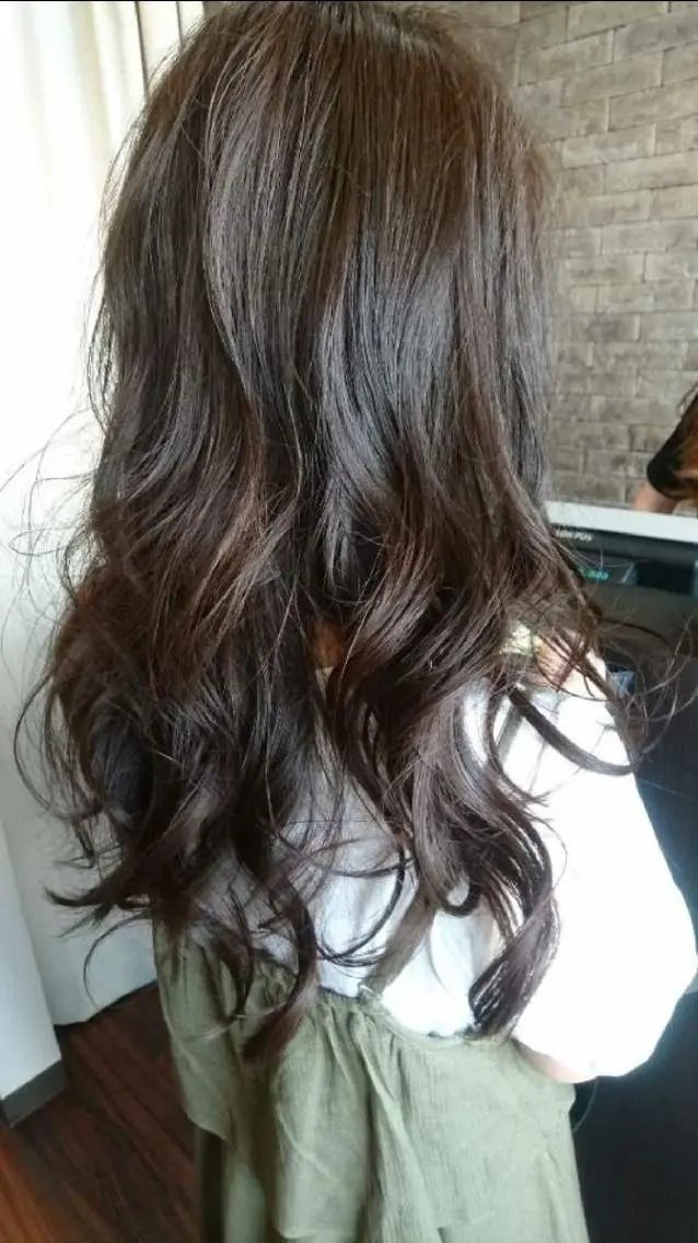 ロング カラー ハイライトカラー 3Dハイライト ハイライト ヘアカラー トリートメント 美髪 カラーリストのヘアスタイル