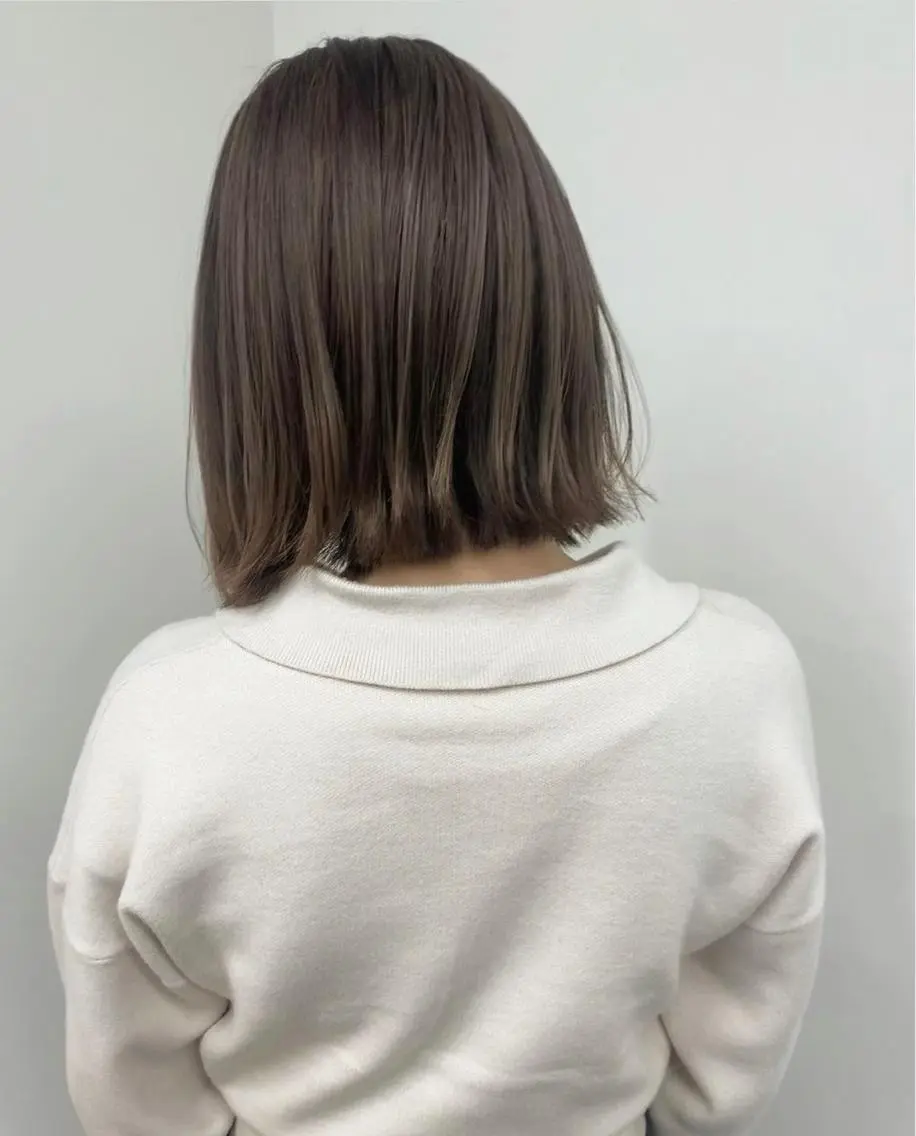 ショート カラー 切りっぱなしボブ ボブ 外ハネヘア カット ヘアカラー 透明感カラー🌿 藤沢Lina ななよのヘアスタイル